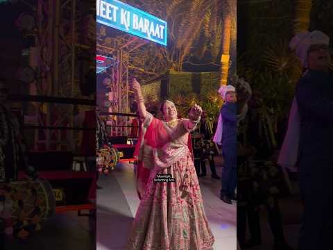 Mom's surprise dance at the baraat